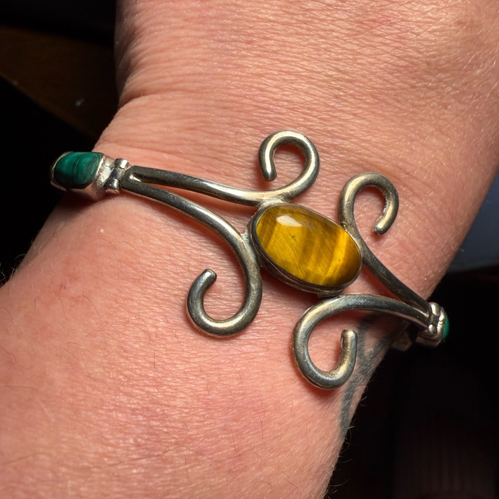 Vintage handcrafted Mexico 950 silver bracelet